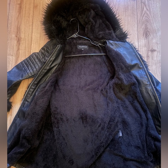 Black Faux Fur Trimmed Women's Coat - Picture 4 of 7